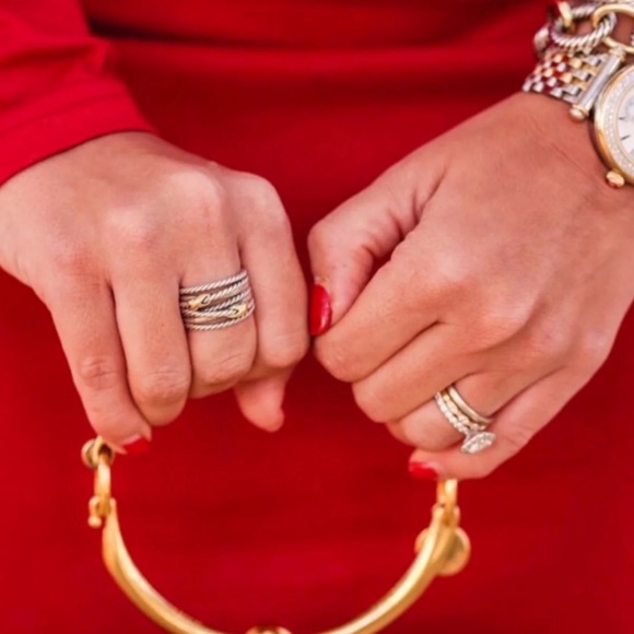 DAVID YURMAN • Double 18K Gold X Crossover Ring - Picture 4 of 13